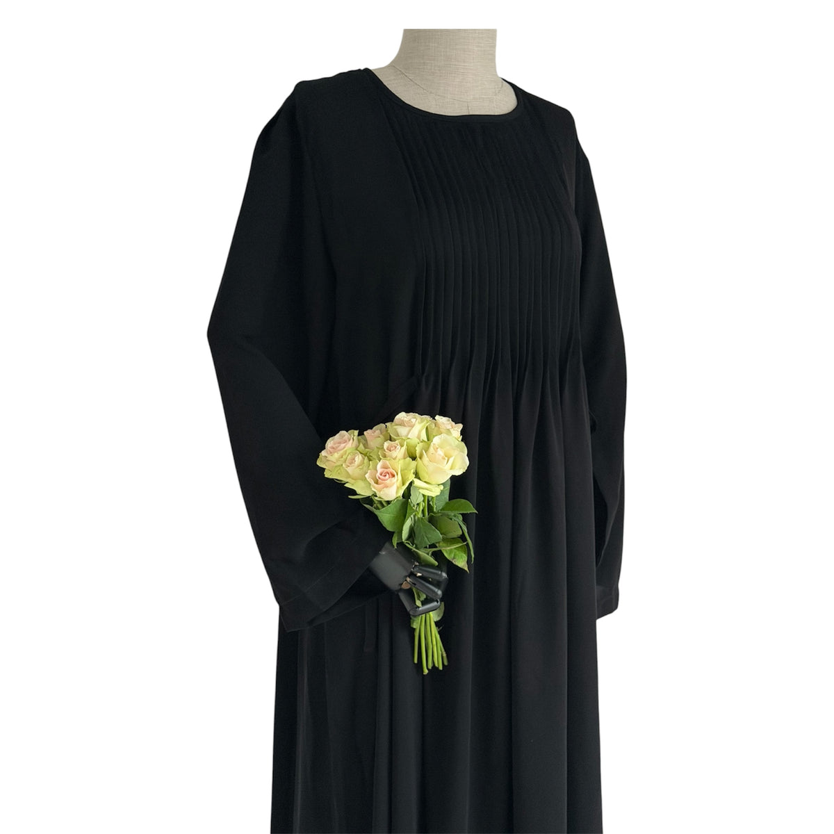 Abaya mit Biesen